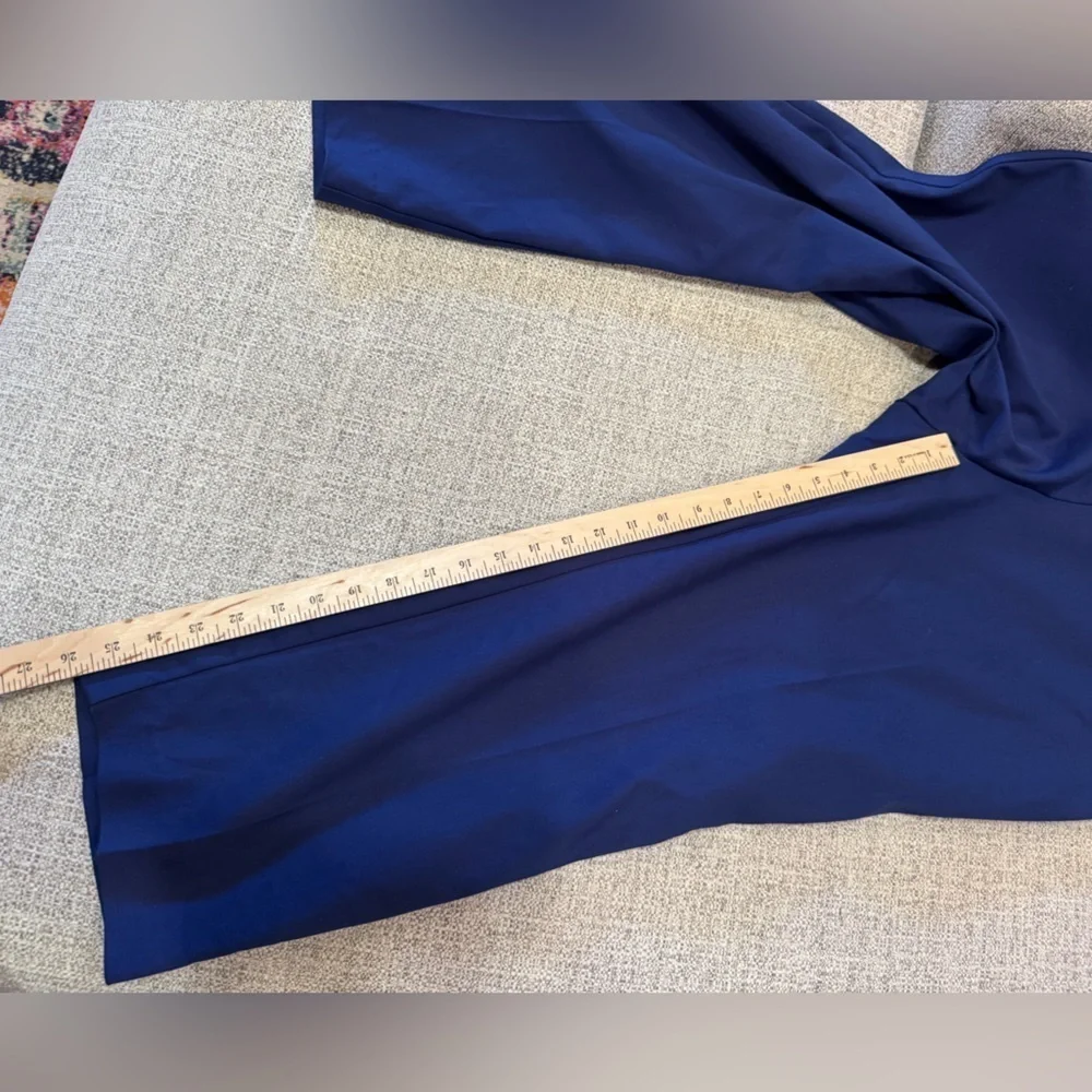 Investments Women’s Plus Size Navy blue Crop Pants Slimming Sz 18W